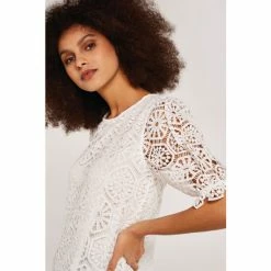 Apricot Cream Geometric Lace Top -Apricot Shop unnamed file 1474