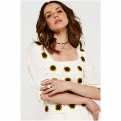 Apricot White Sunflower Crochet Top -Apricot Shop unnamed file 1493