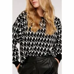 Apricot Black & White Dogtooth Batwing Jumper -Apricot Shop unnamed file 1740
