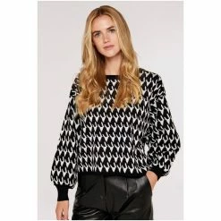 Apricot Black & White Dogtooth Batwing Jumper -Apricot Shop unnamed file 1742