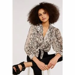 Apricot Neutral Snake Stripe Dot Shirt -Apricot Shop unnamed file 2157